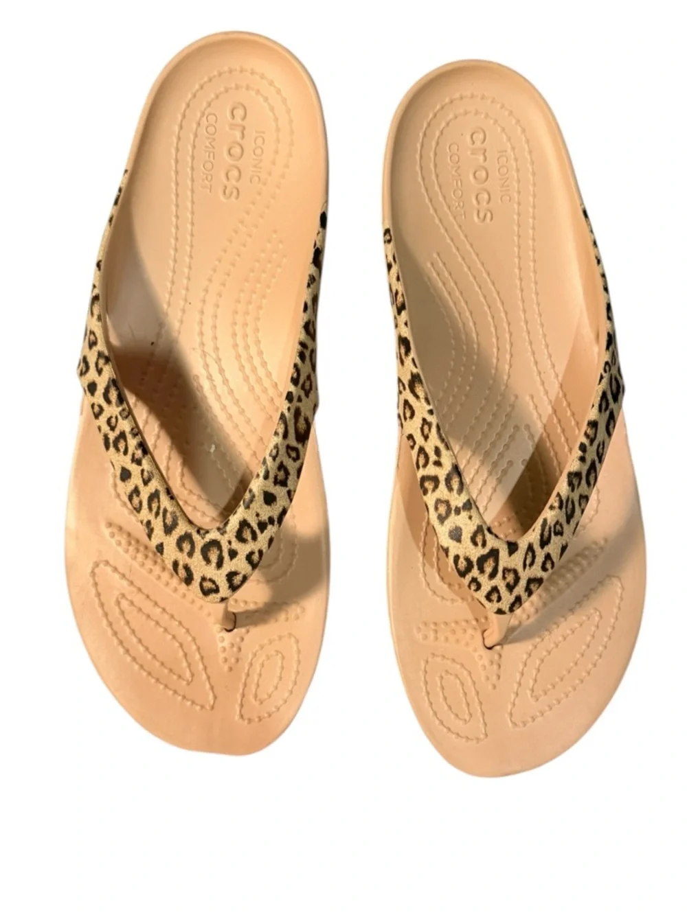 Croc’s Women’s Kadee 11 Leopard Print Flip Flop - Picture 2 of 7